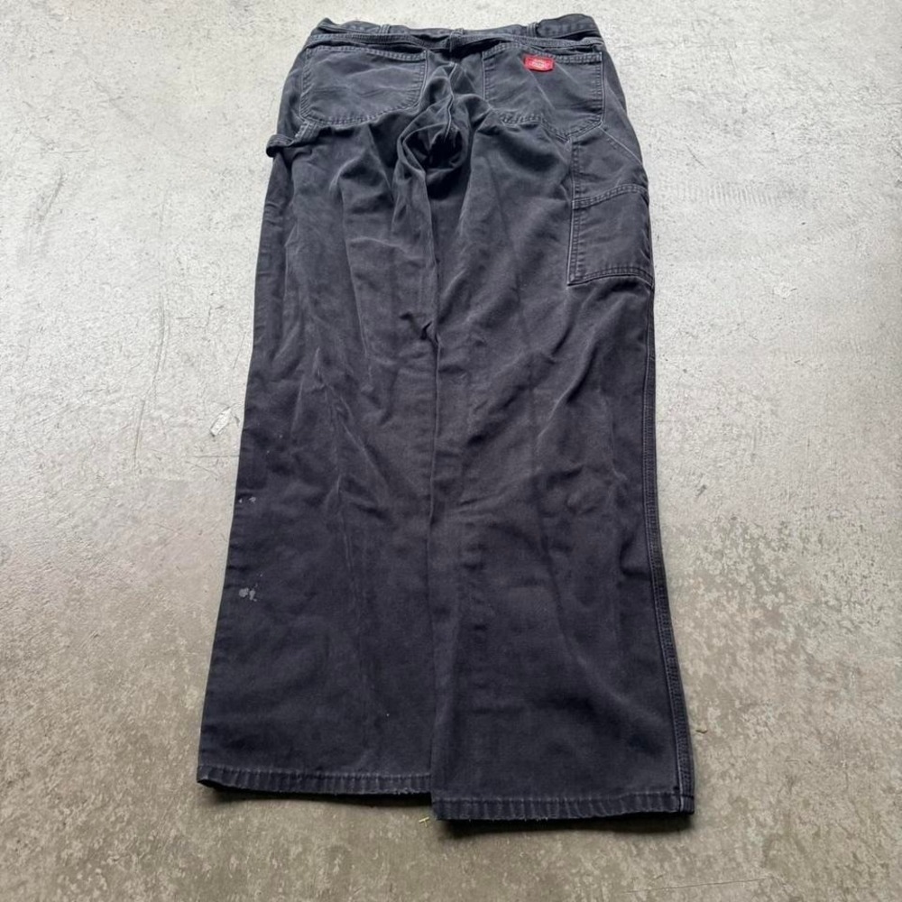 Dickies Slim Men’s Jeans in Black with Red Logo Patch